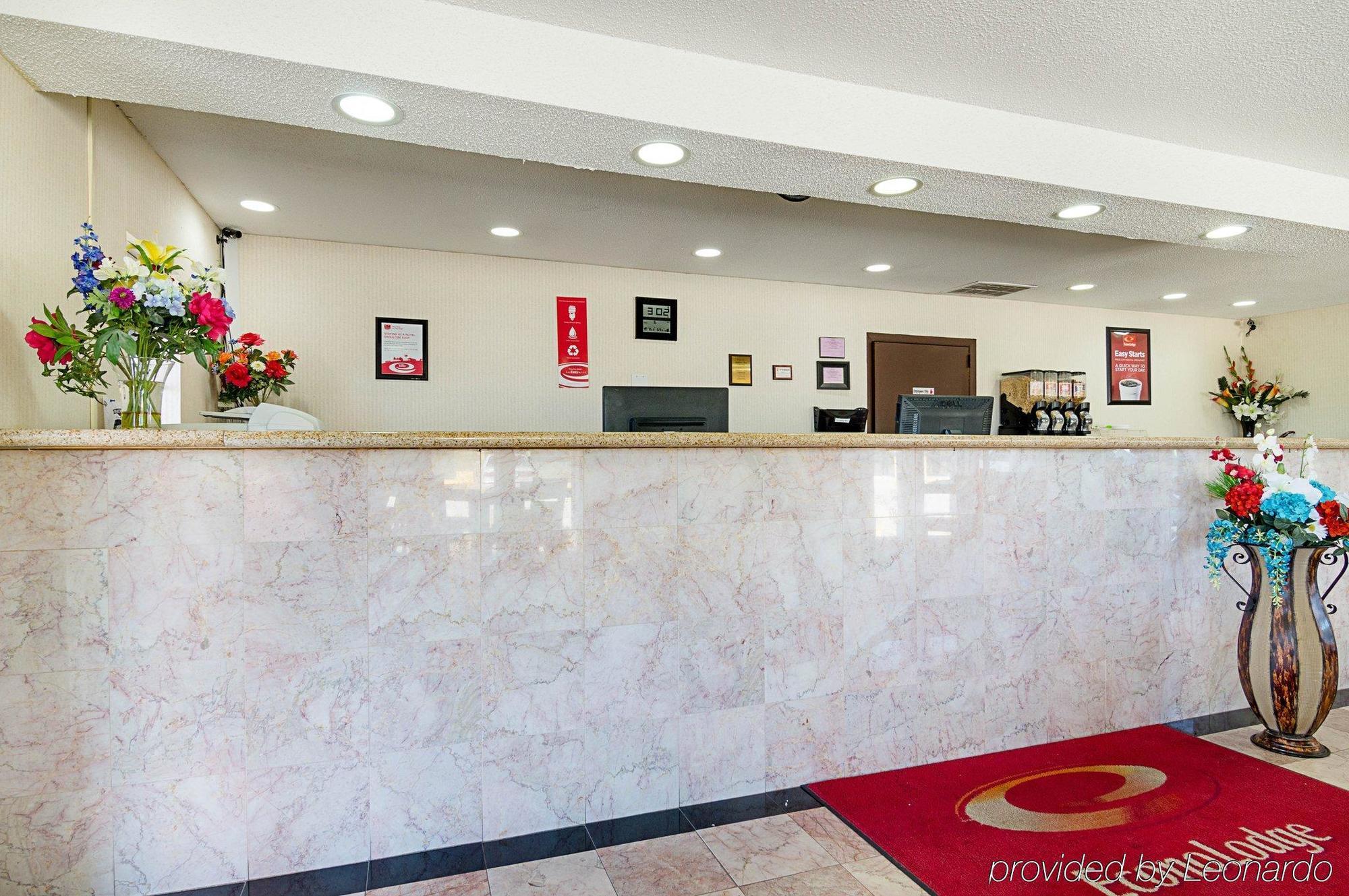 Econo Lodge 맥퍼슨 외부 사진
